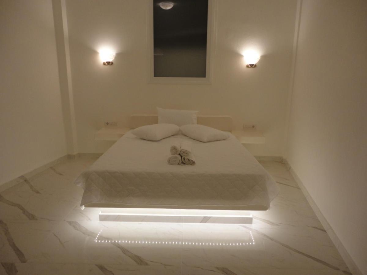 Triena Apartments サントリーニ エクステリア 写真