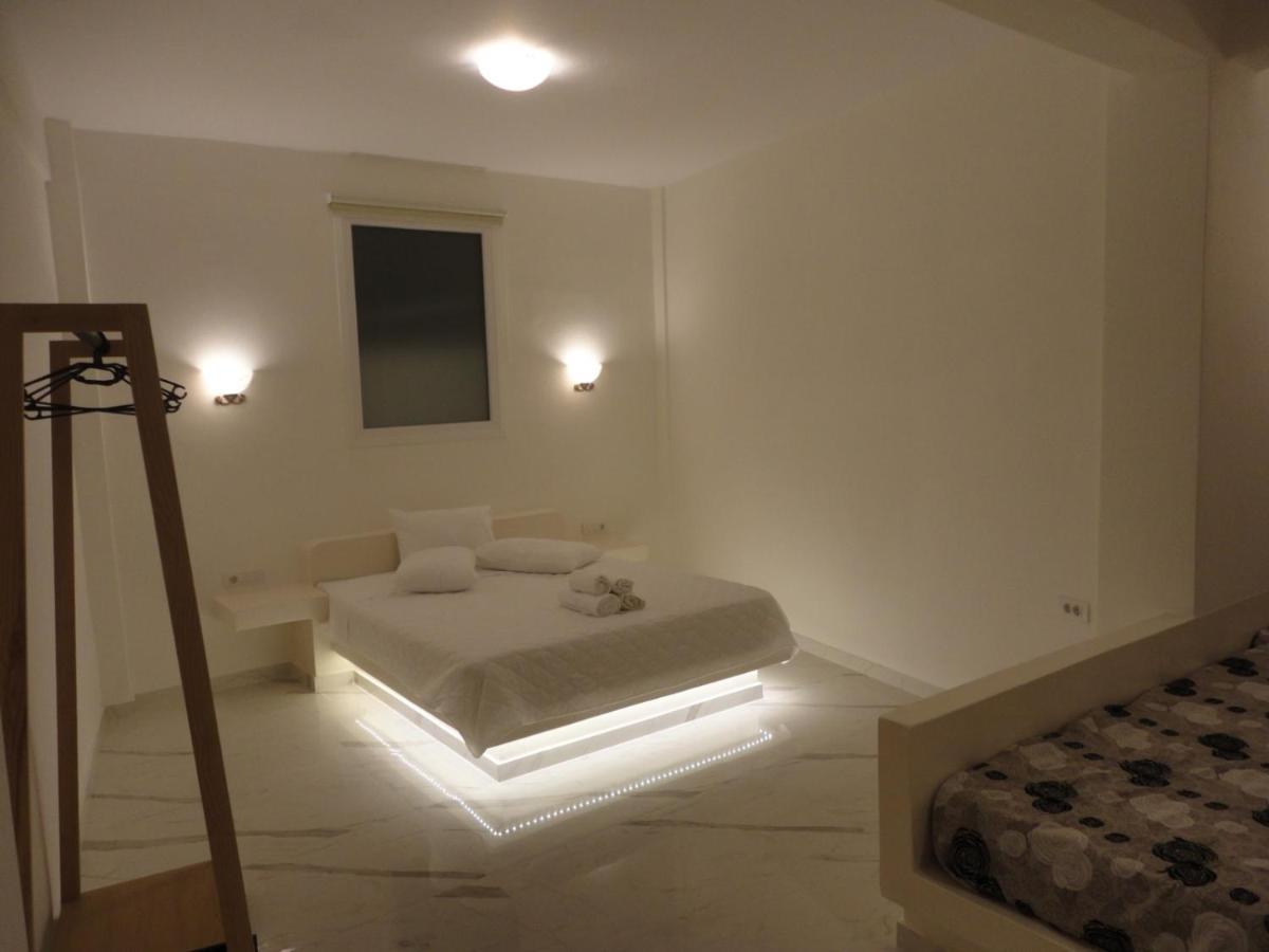 Triena Apartments サントリーニ エクステリア 写真
