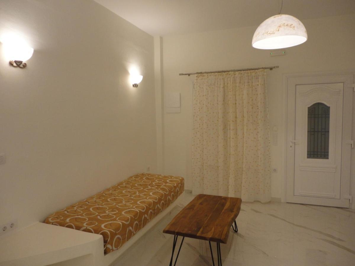 Triena Apartments サントリーニ エクステリア 写真