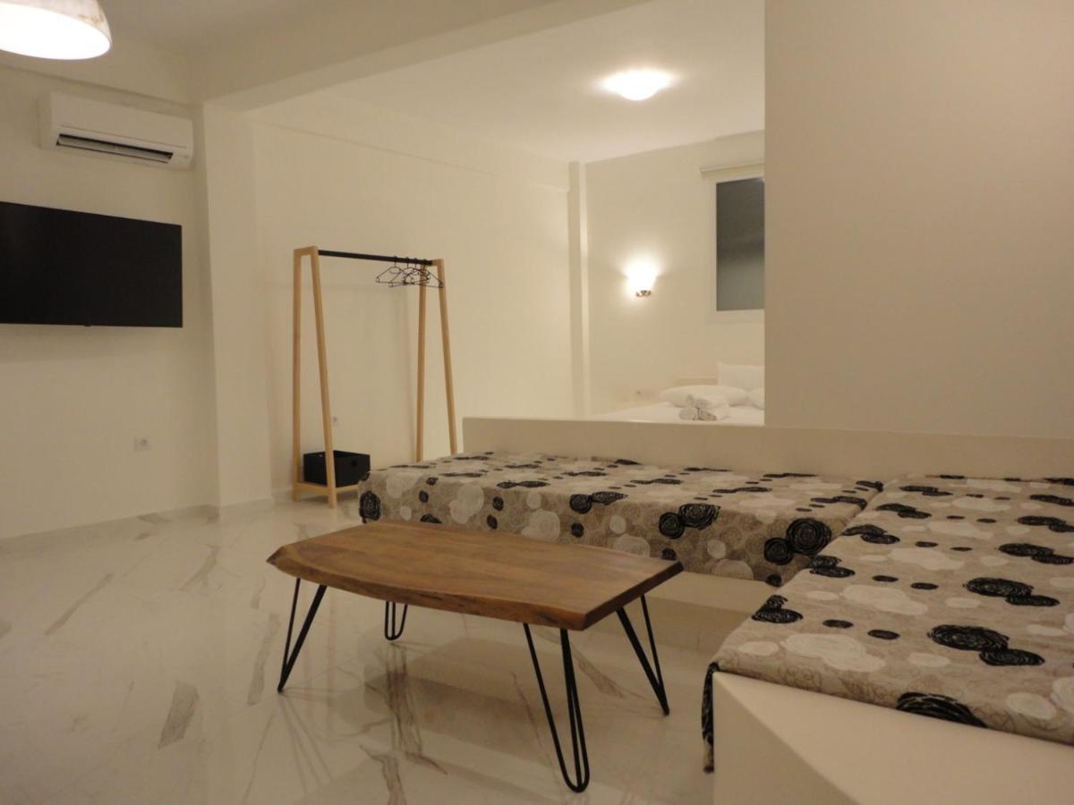 Triena Apartments サントリーニ エクステリア 写真
