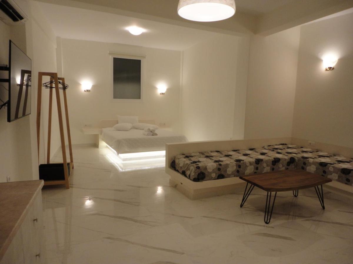 Triena Apartments サントリーニ エクステリア 写真